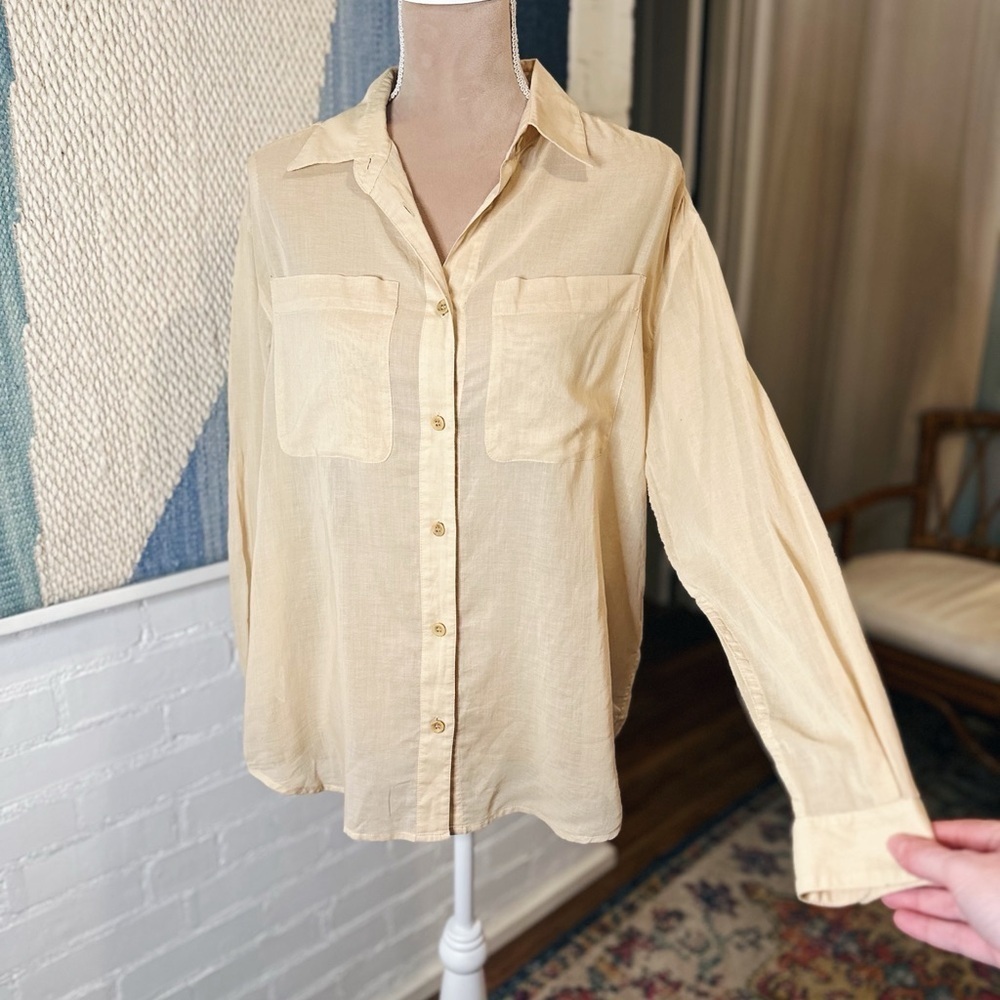 Liz Claiborne LizSport 100% Cotton Semi Sheer Lightweight Button Up